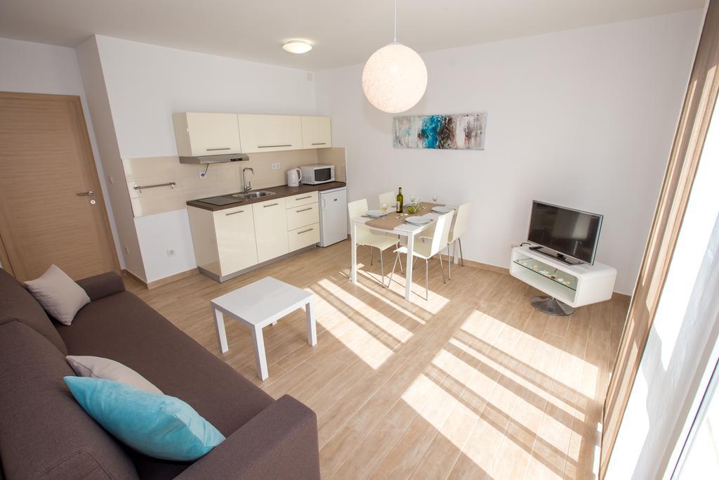 Apartments Sesar Banjol Exterior foto
